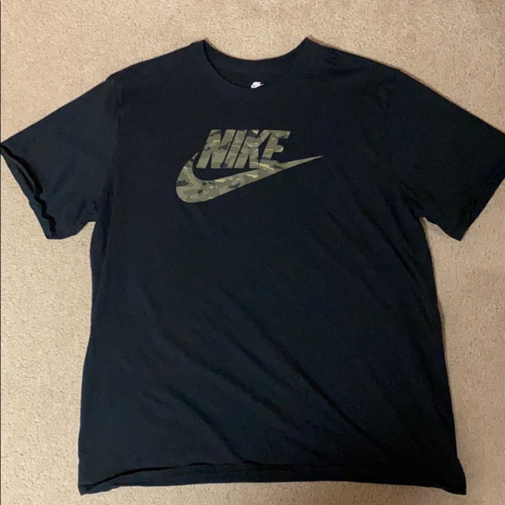 Black Nike Men’s XL T shirt